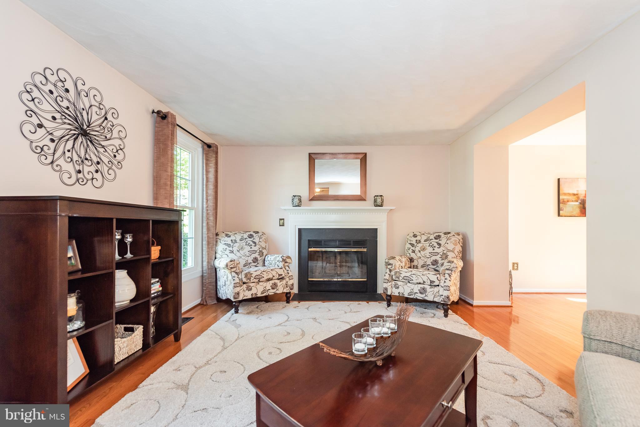 6641 Hunter Road Elkridge, MD 21075 - Photo 3 of 30 Living Room