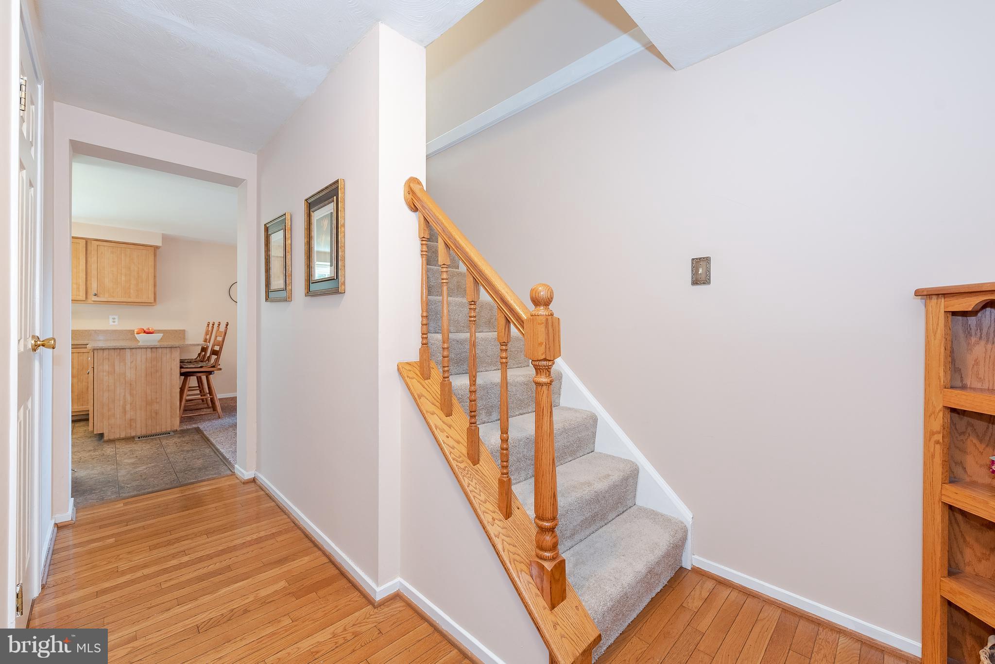 6641 Hunter Road Elkridge, MD 21075 - Photo 6 of 30 Foyer
