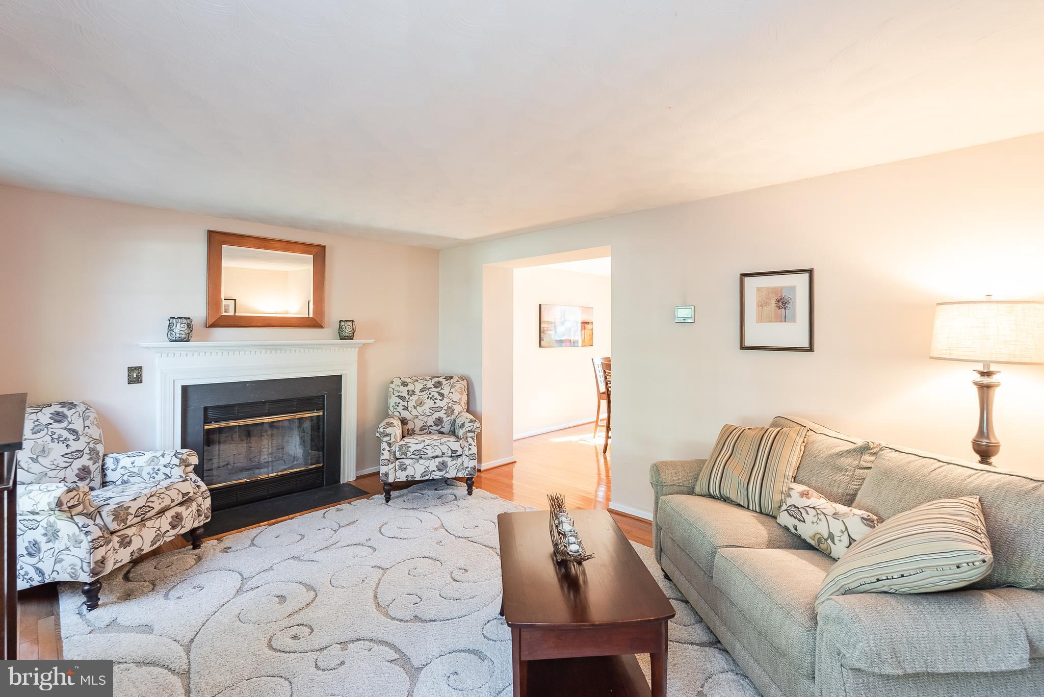 6641 Hunter Road Elkridge, MD 21075 - Photo 7 of 30 Living Room