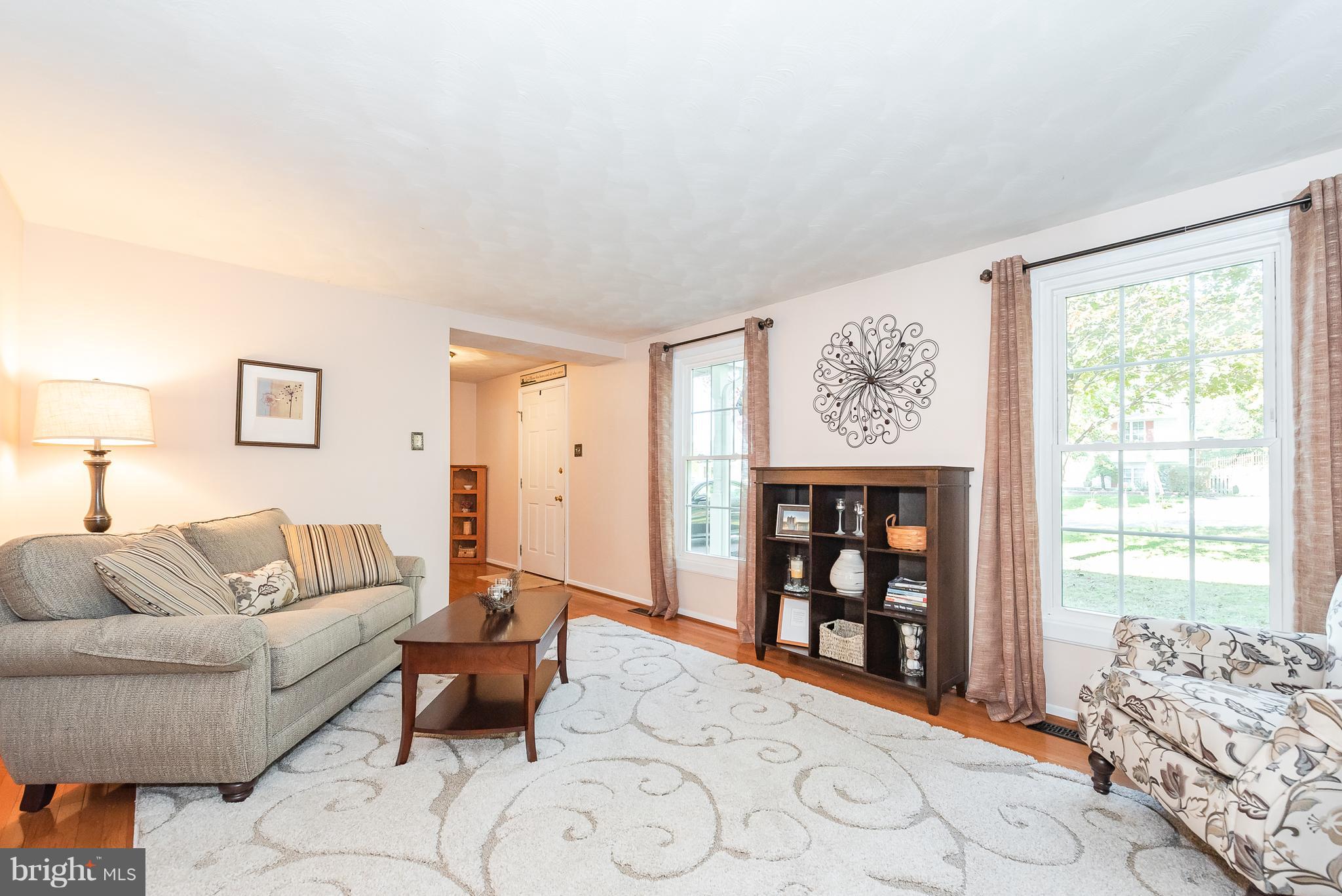 6641 Hunter Road Elkridge, MD 21075 - Photo 8 of 30 Living Room