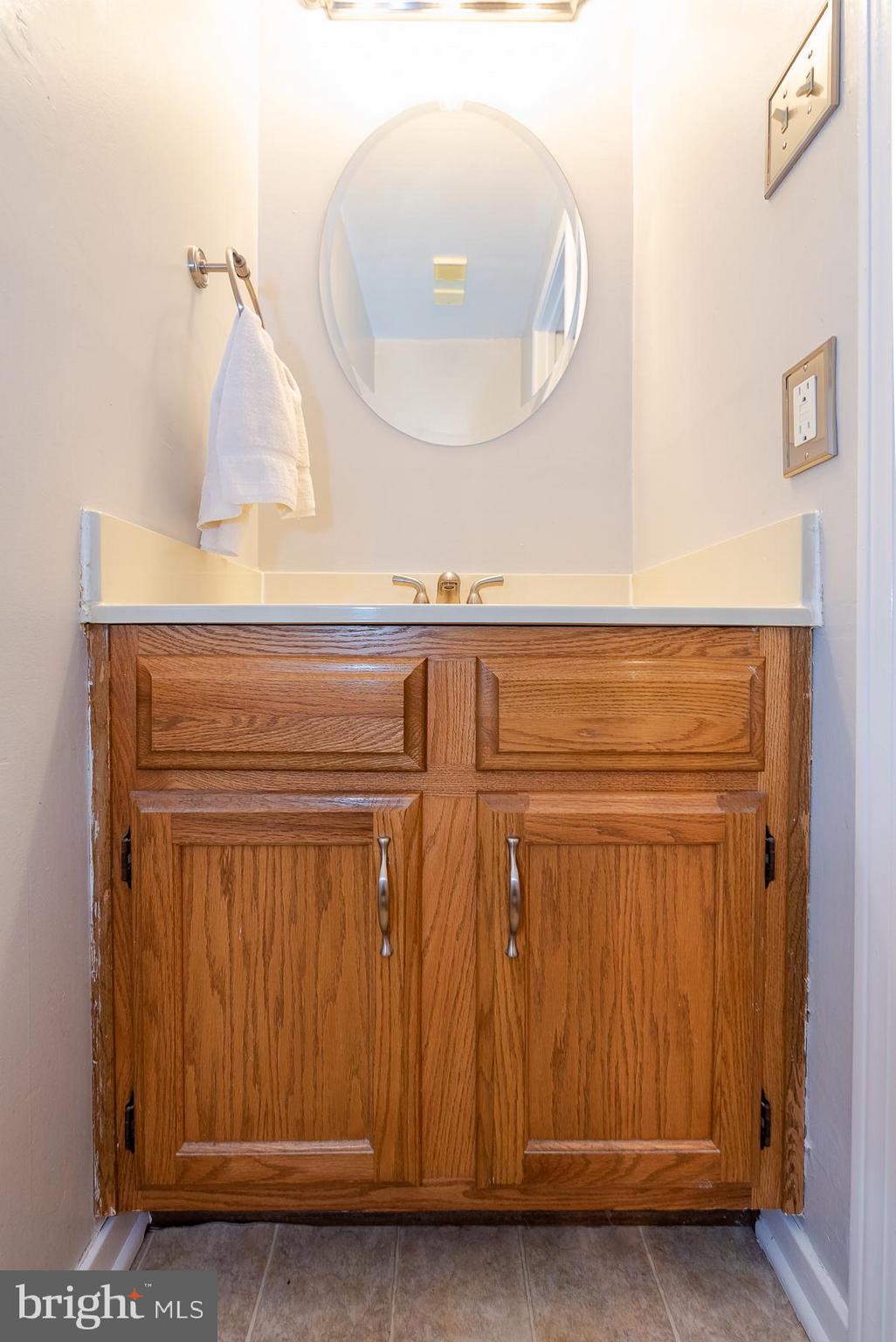 6641 Hunter Road Elkridge, MD 21075 - Photo 9 of 30 Powder Room