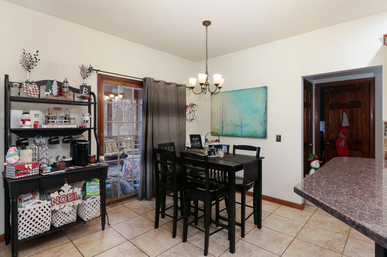 938 Kickapoo Drive Danvers, IL 61732 - Photo 12 of 49 a view of a dining room with furniture