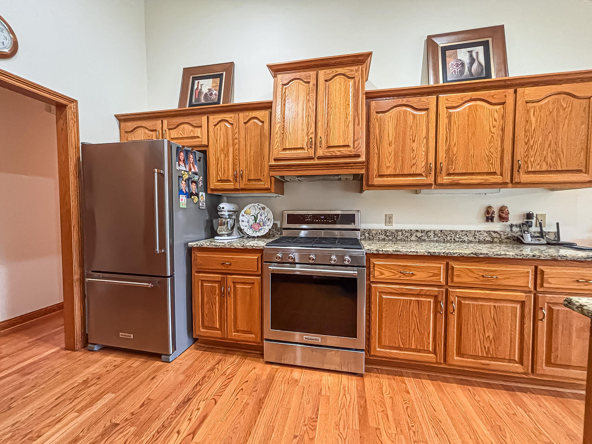N22W26746 Shooting Star Road Pewaukee, WI 53072 - Photo 20 of 38 Kitchen