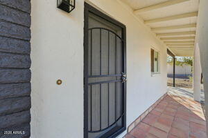 15601 North 22nd Street Phoenix, AZ 85022 - Photo 3 of 27 a view of a hallway