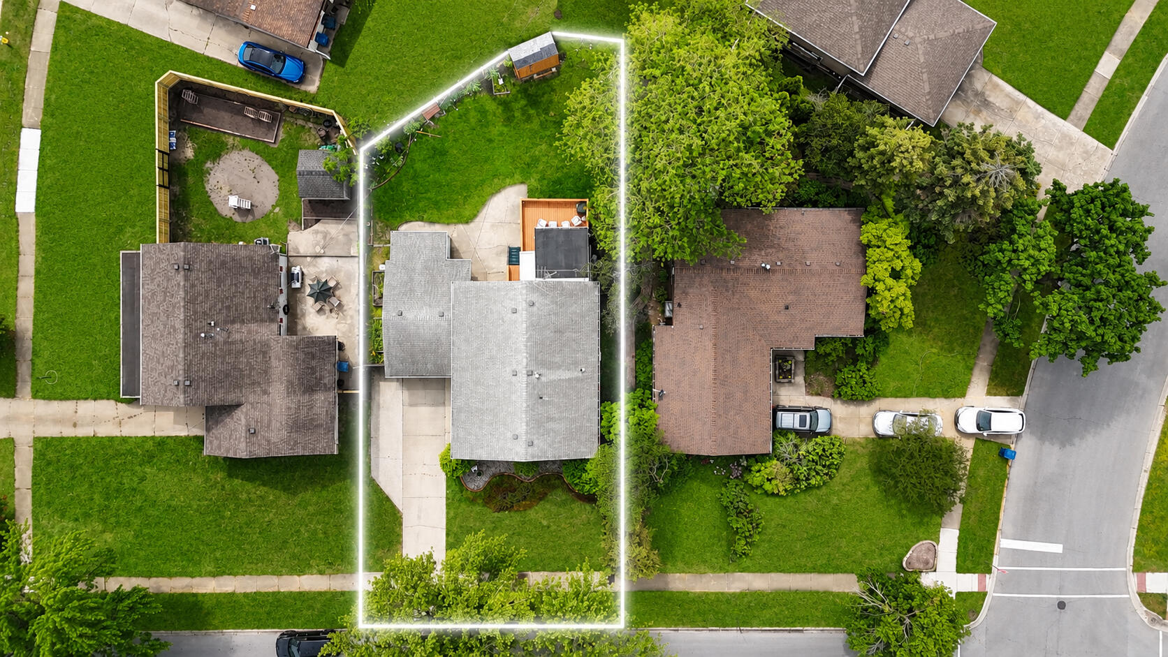 9502 Forrest Drive Highland, IN 46322 - Photo 27 of 27 an aerial view of a house