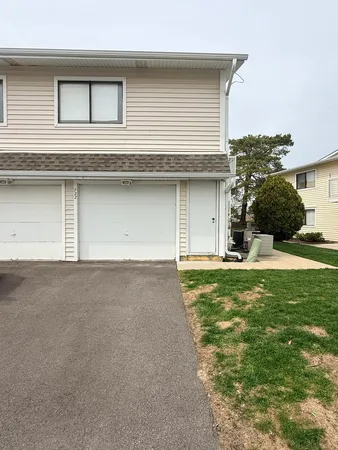 $1,990 | 722 Whitesail Drive, Schaumburg, IL 60194