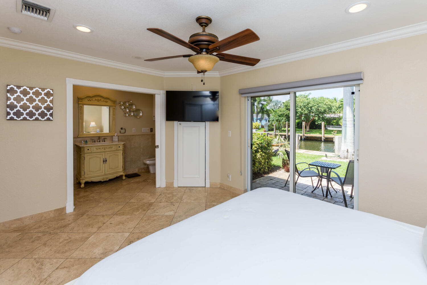 817 Northeast 71st Street Boca Raton, FL 33487 - Photo 14 of 43 817 NE 71st St Boca Raton FL-large-032-0