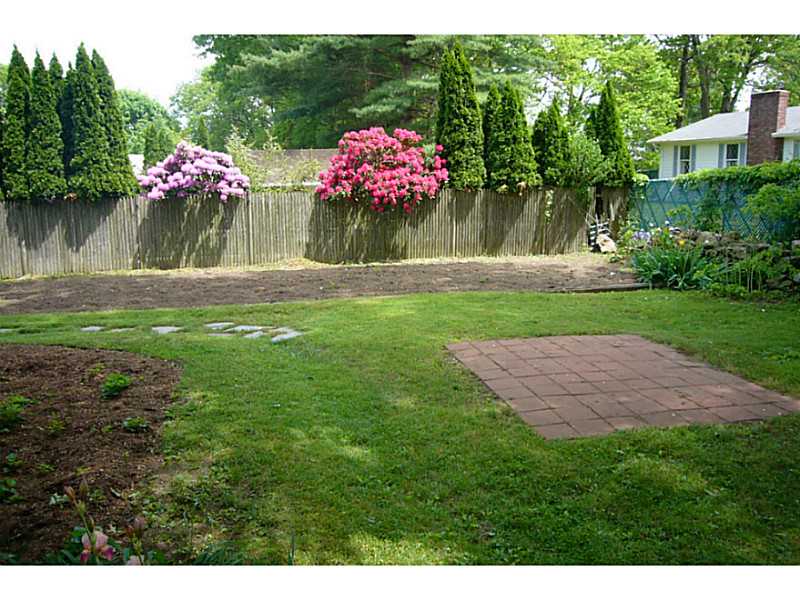23 Cormier Road Lincoln, RI 02865 - Photo 8 of 20 Yard/Garden.