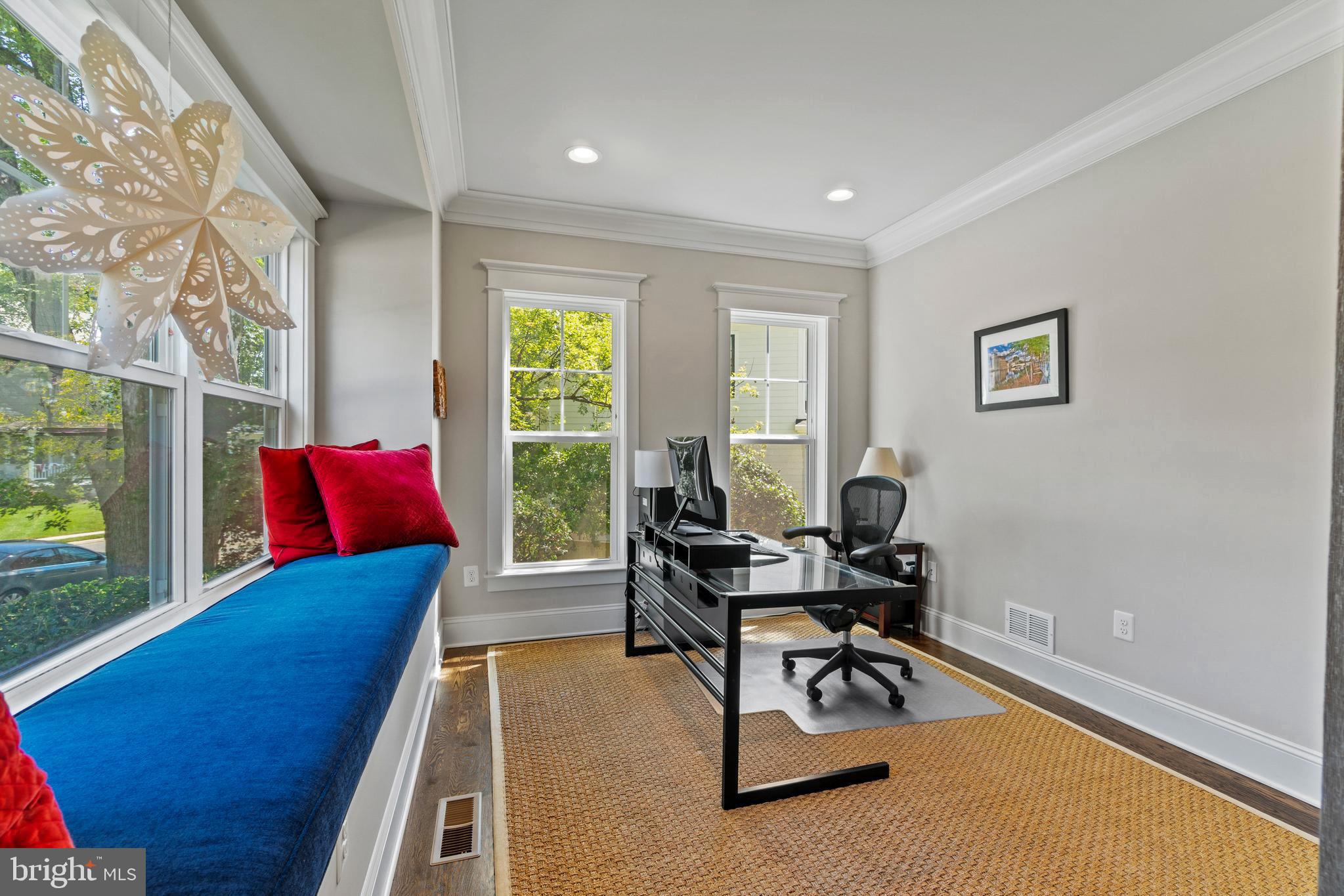 3012 North Rochester Street Arlington, VA 22213 - Photo 8 of 44 Gallery Image 8