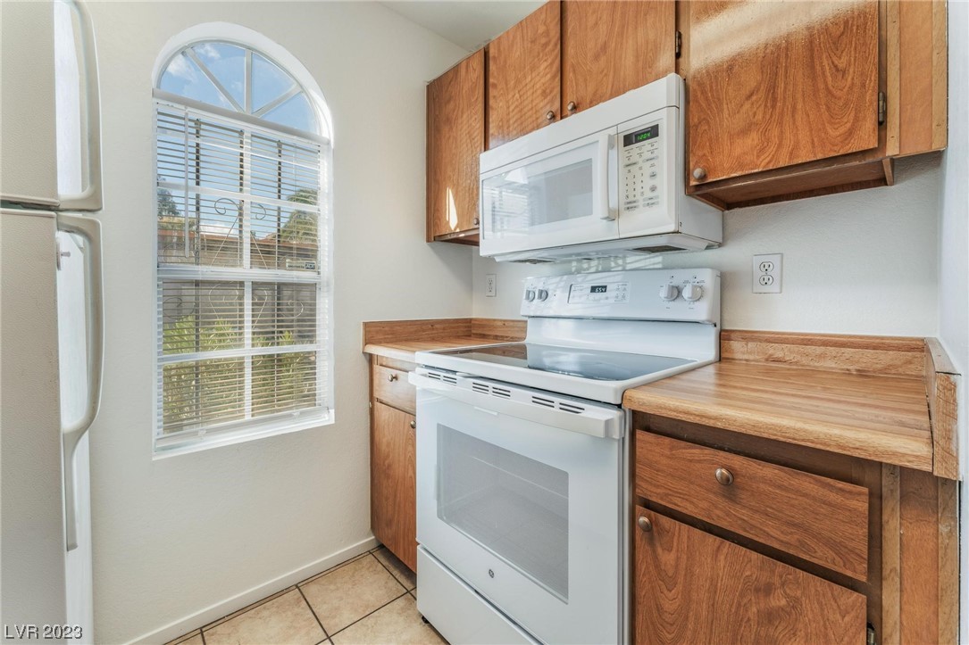 3976 Colors Court, Unit 34 Las Vegas, NV 89103 - Photo 11 of 28