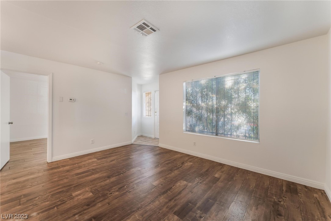 3976 Colors Court, Unit 34 Las Vegas, NV 89103 - Photo 3 of 28