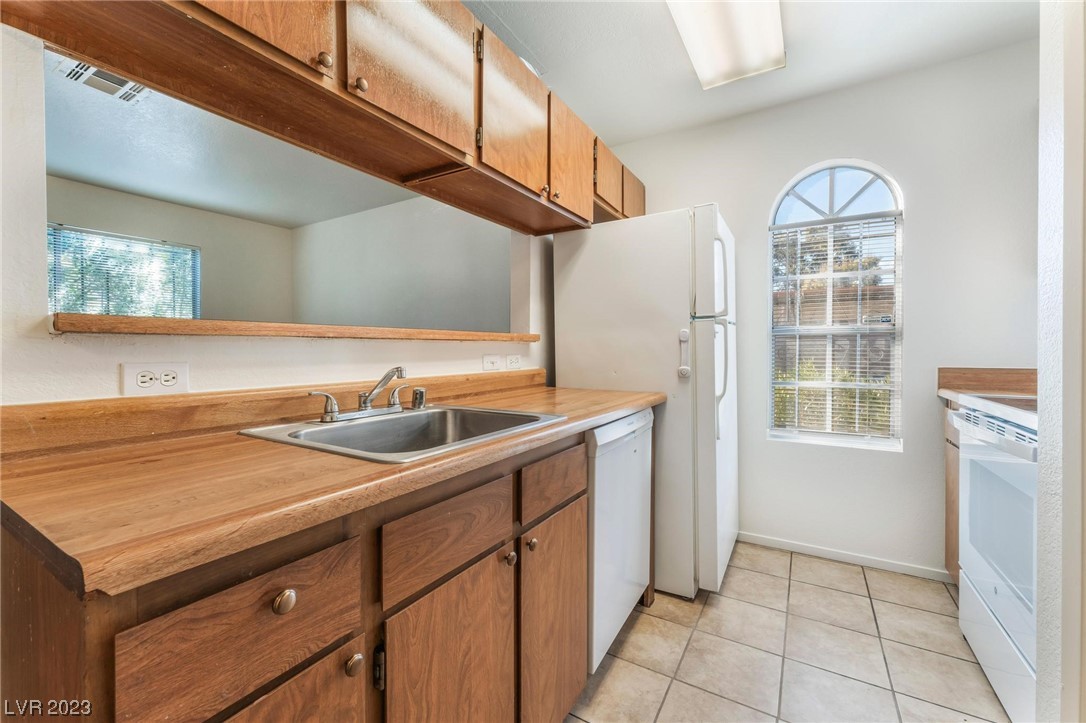3976 Colors Court, Unit 34 Las Vegas, NV 89103 - Photo 10 of 28