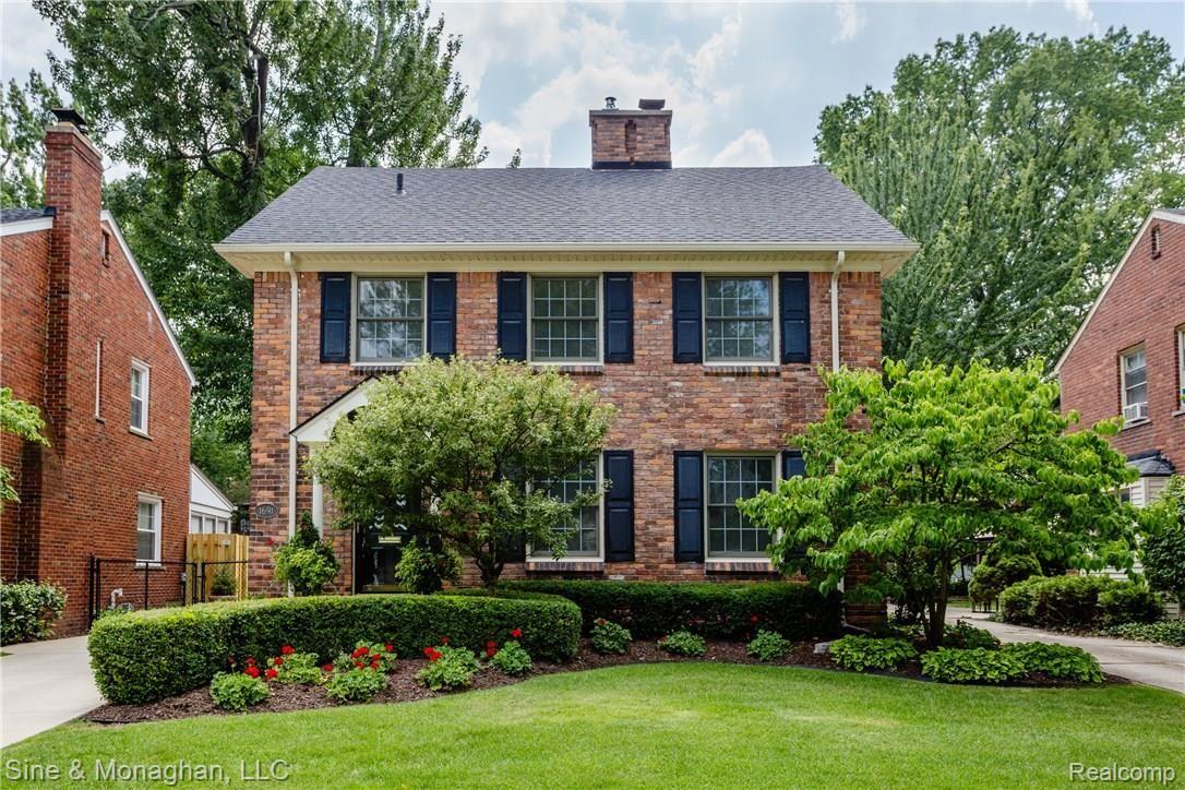 1691 Severn Road Grosse Pointe, MI 48236 - Photo 1 of 41 3.jpg