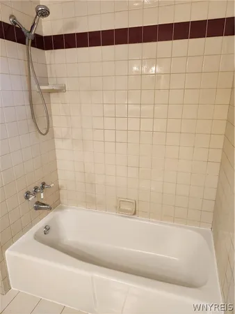 $317,777 | 114 East Summerset Lane, Amherst, NY 14228