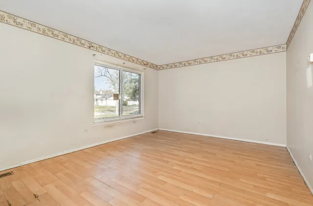 $147,700 | 1043 Ashridge Lane, University Park, IL 60484