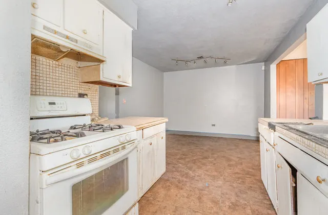 $147,700 | 1043 Ashridge Lane, University Park, IL 60484