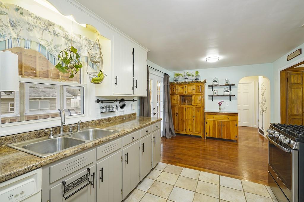 18 Davis Road Rockland, MA 02370 - Photo 14 of 37 Gallery Image 14