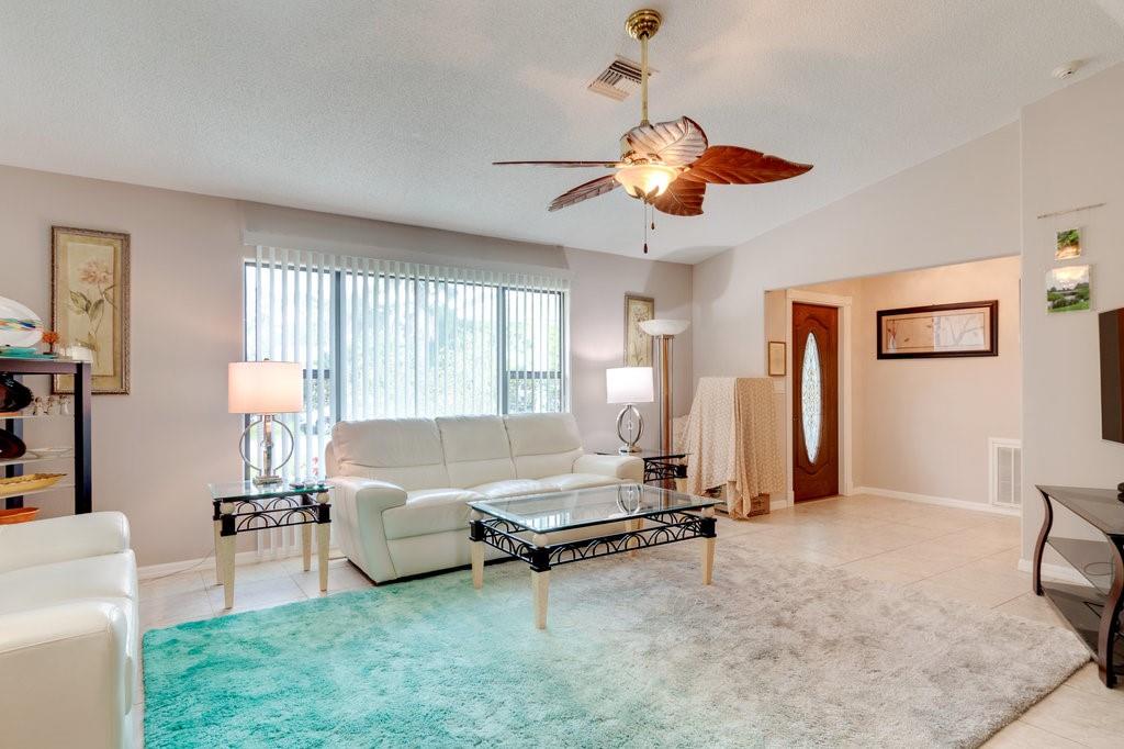 265 Del Monte Road Sebastian, FL 32958 - Photo 5 of 36 Gallery Image 5