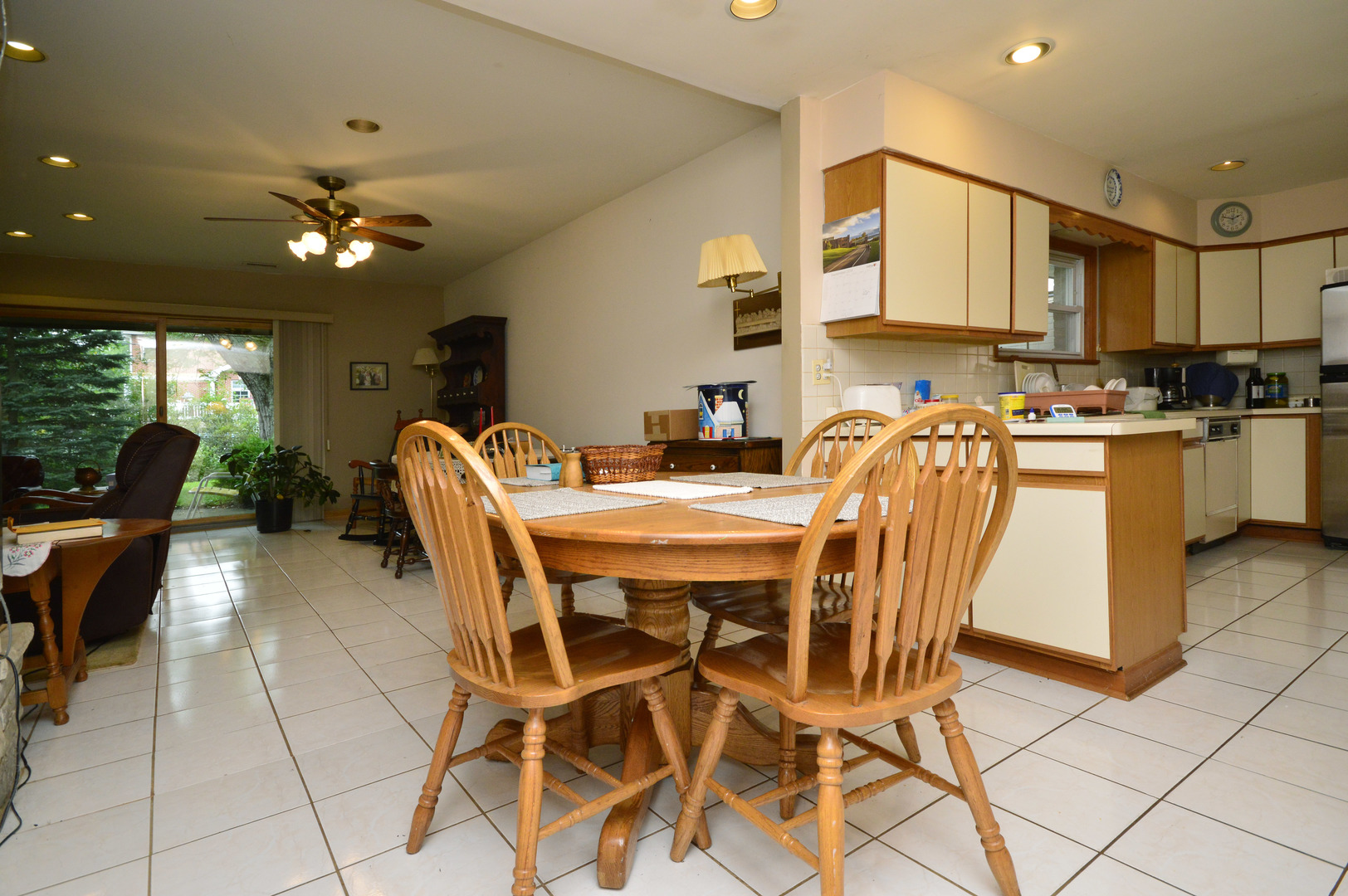 1746 Good Avenue Park Ridge, IL 60068 - Photo 7 of 11 a view of a dining room with furniture