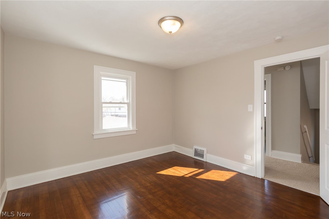 3306 Tullamore Road Cleveland, OH 44118 - Photo 12 of 21 Gallery Image 12