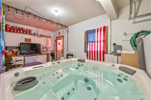 $695,000 | 16830 Pineview Drive, Homer Glen, IL 60491