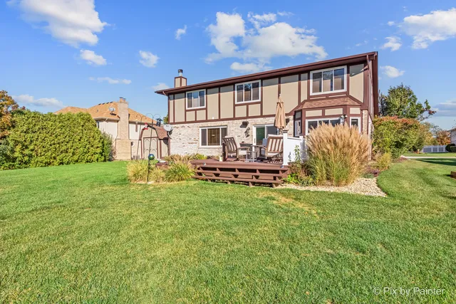 $695,000 | 16830 Pineview Drive, Homer Glen, IL 60491