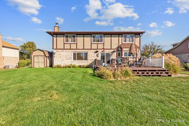 $695,000 | 16830 Pineview Drive, Homer Glen, IL 60491