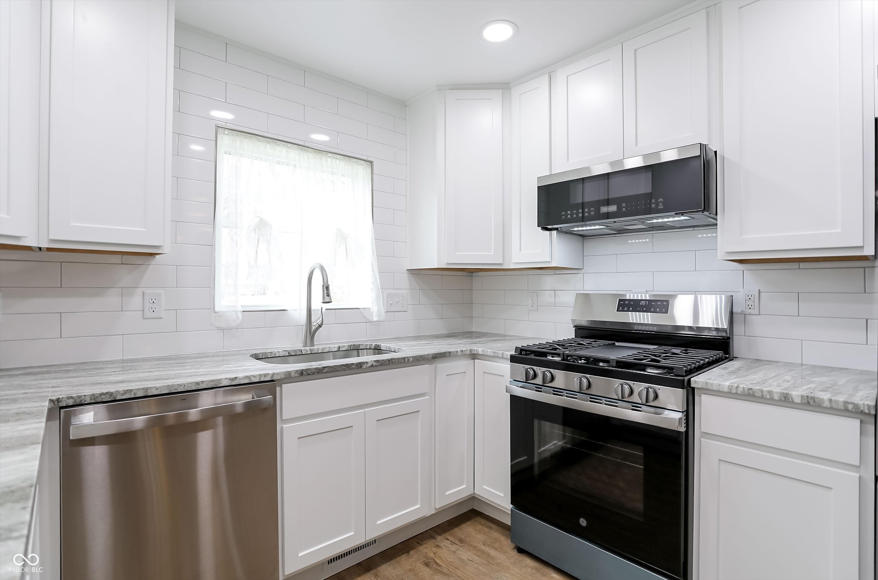 7902 Alexander Street Indianapolis, IN 46259 - Photo 9 of 20