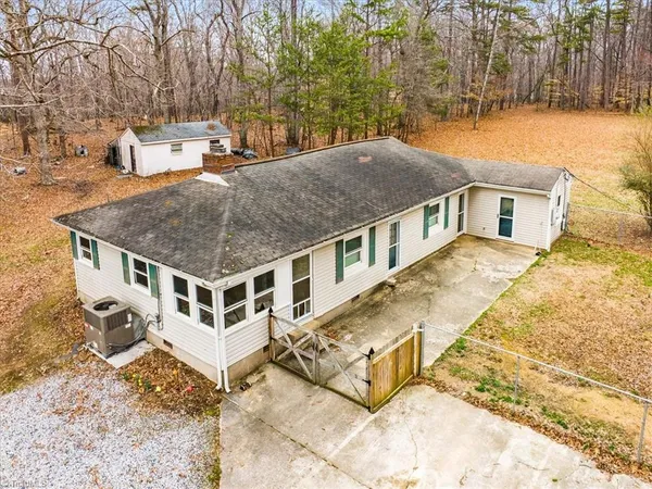 $340,000 | 9185 US Highway 220 Business North, Randleman, NC 27317