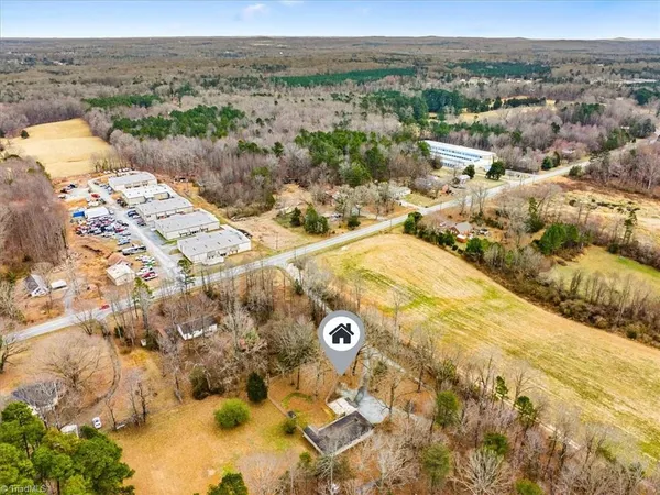 $340,000 | 9185 US Highway 220 Business North, Randleman, NC 27317