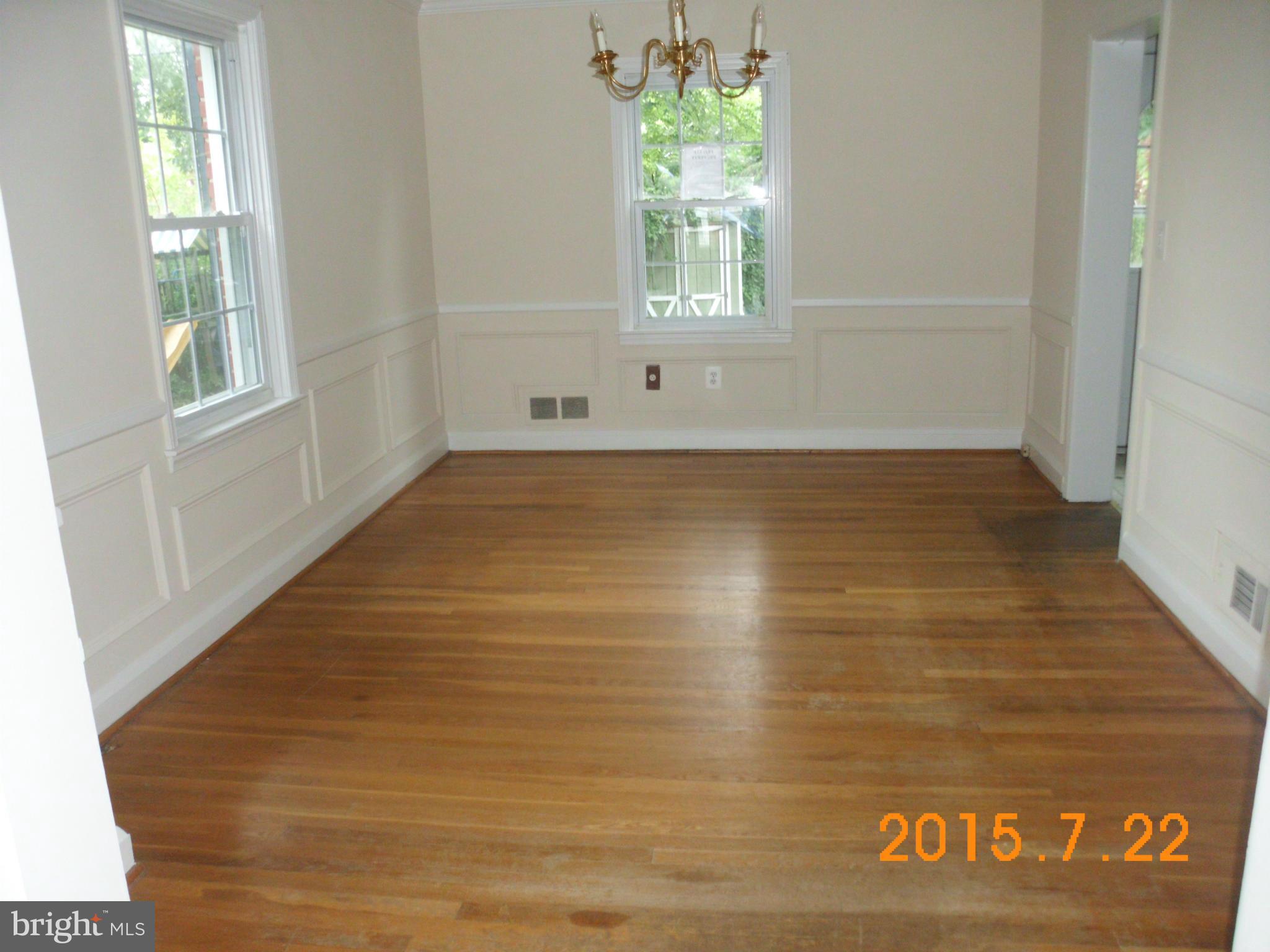 943 Radcliffe Road Baltimore, MD 21204 - Photo 8 of 10 Dining Room