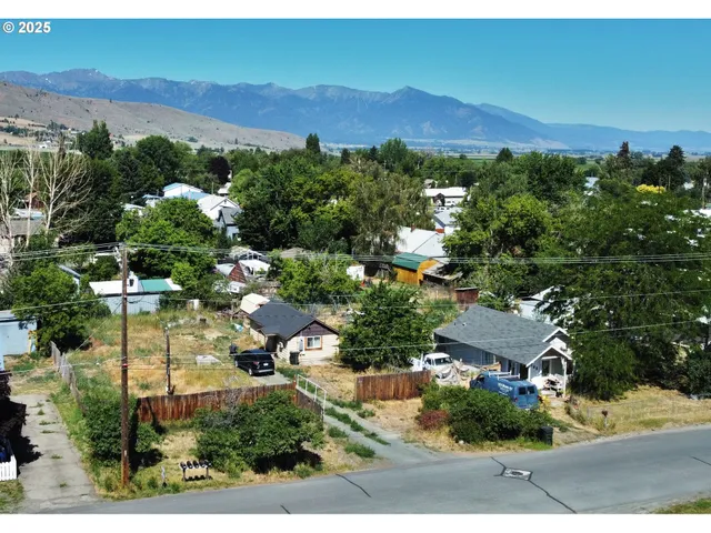 $97,500 | 2185 14th Street, Baker City, OR 97814