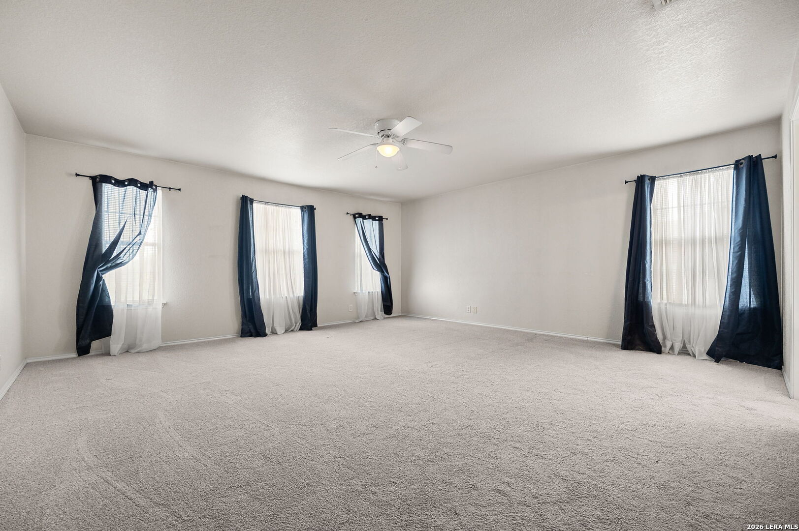 7207 Avery Road Live Oak, TX 78233 - Photo 25 of 32 a view of an empty room with a window