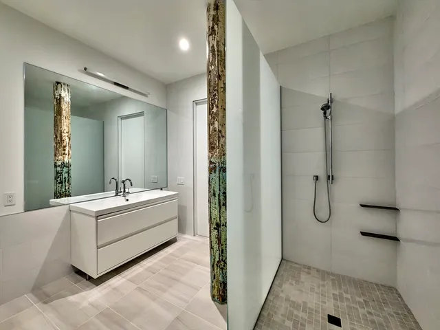 $2,200 | 520 State Road, Unit 202, North Adams, MA 01247