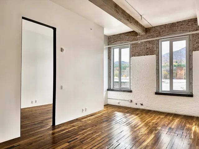 $2,200 | 520 State Road, Unit 202, North Adams, MA 01247