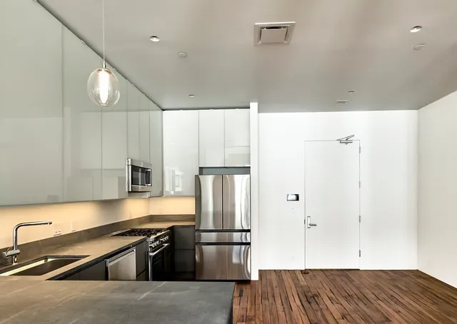 $2,200 | 520 State Road, Unit 202, North Adams, MA 01247