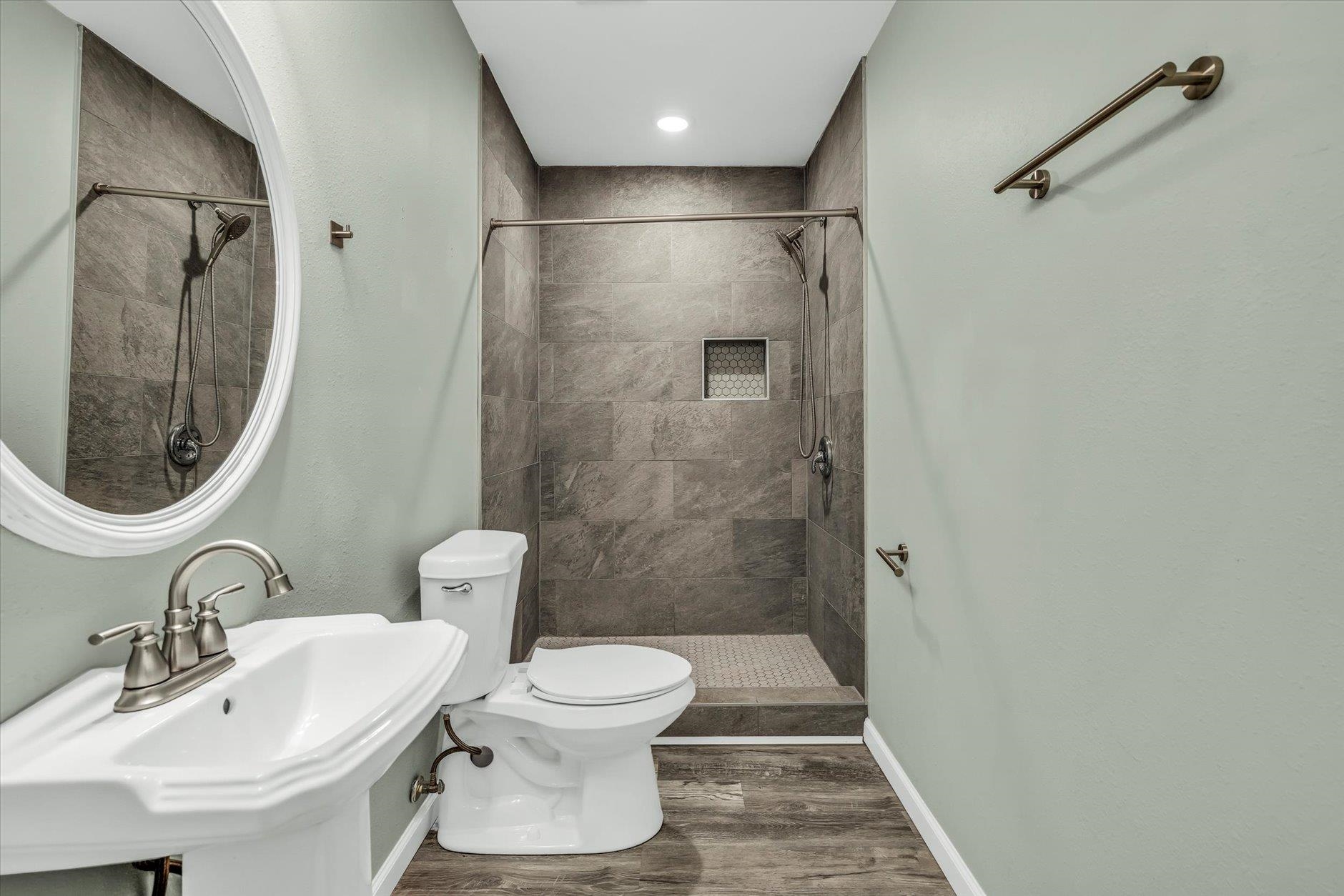 1898 Cemetery Road Tallahassee, FL 32305 - Photo 3 of 59