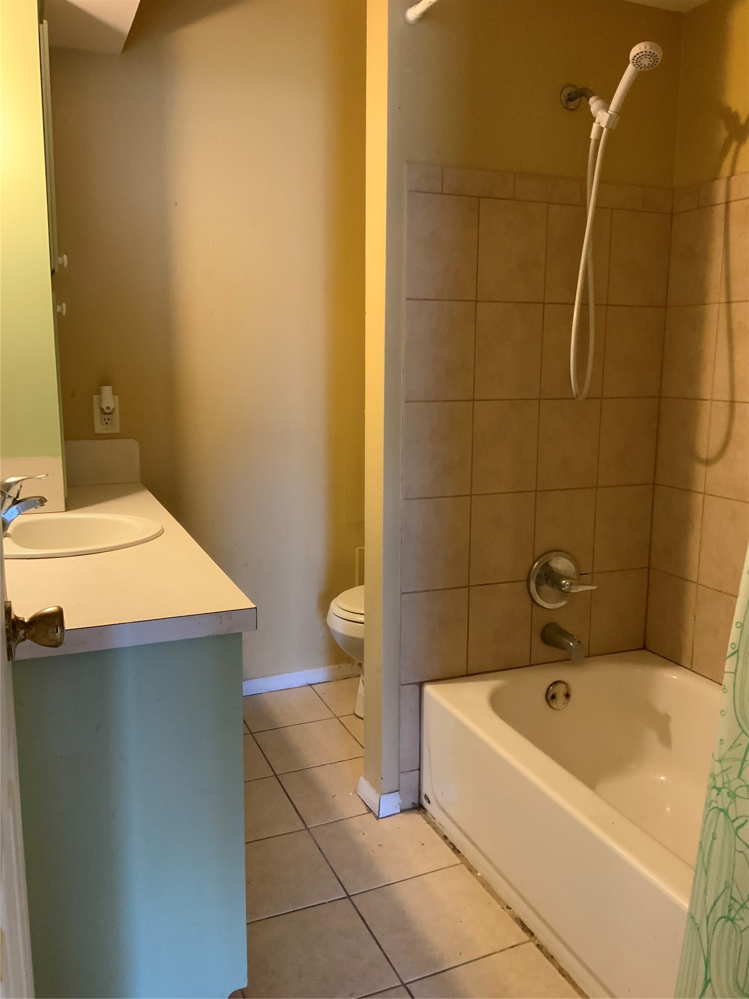 301 Travis Street Baytown, TX 77520 - Photo 22 of 37 Bathroom 1