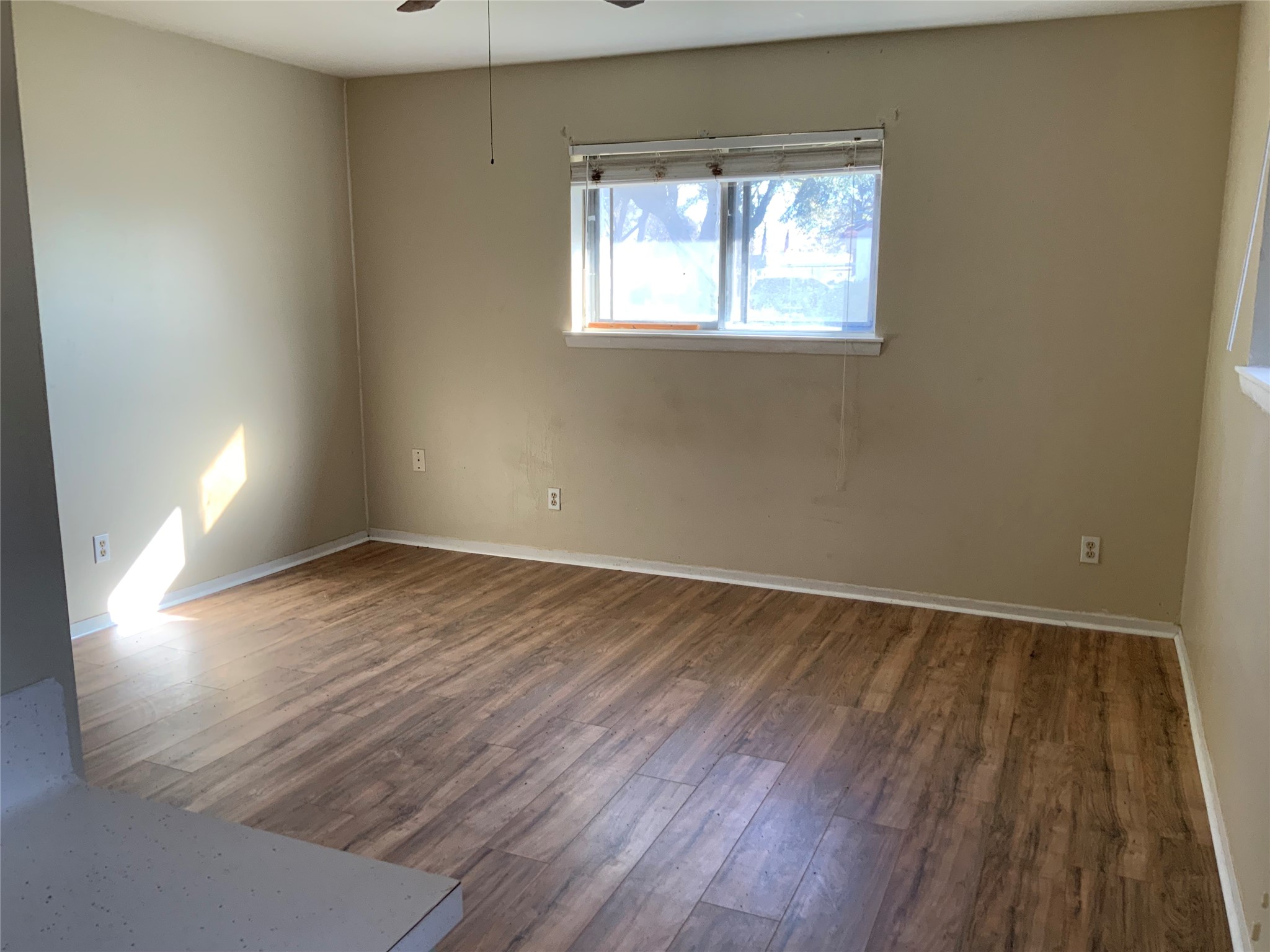 301 Travis Street Baytown, TX 77520 - Photo 24 of 37 Bedroom 3