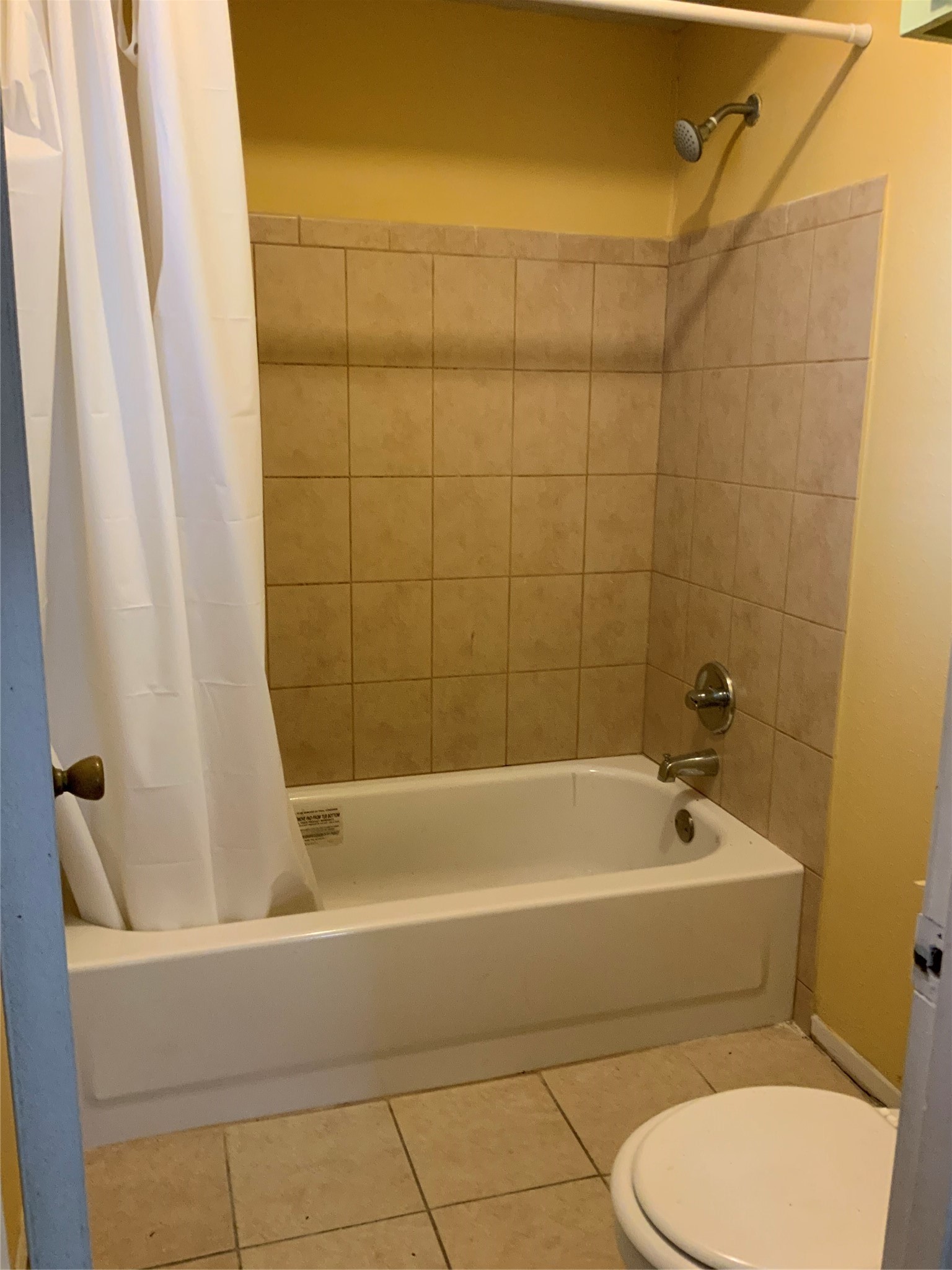 301 Travis Street Baytown, TX 77520 - Photo 26 of 37 Bathroom for primary bedroom