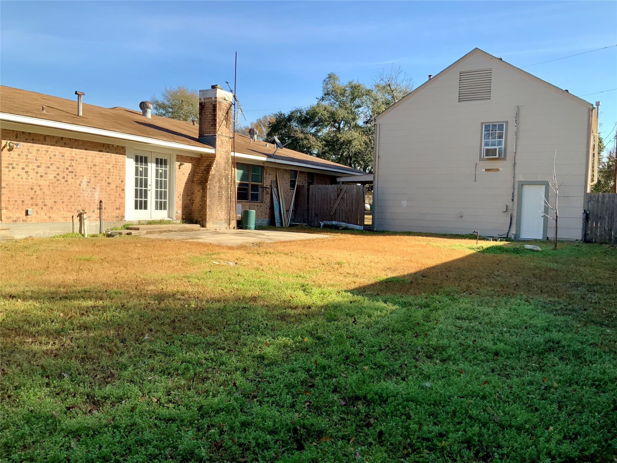 301 Travis Street Baytown, TX 77520 - Photo 5 of 37 Backyard