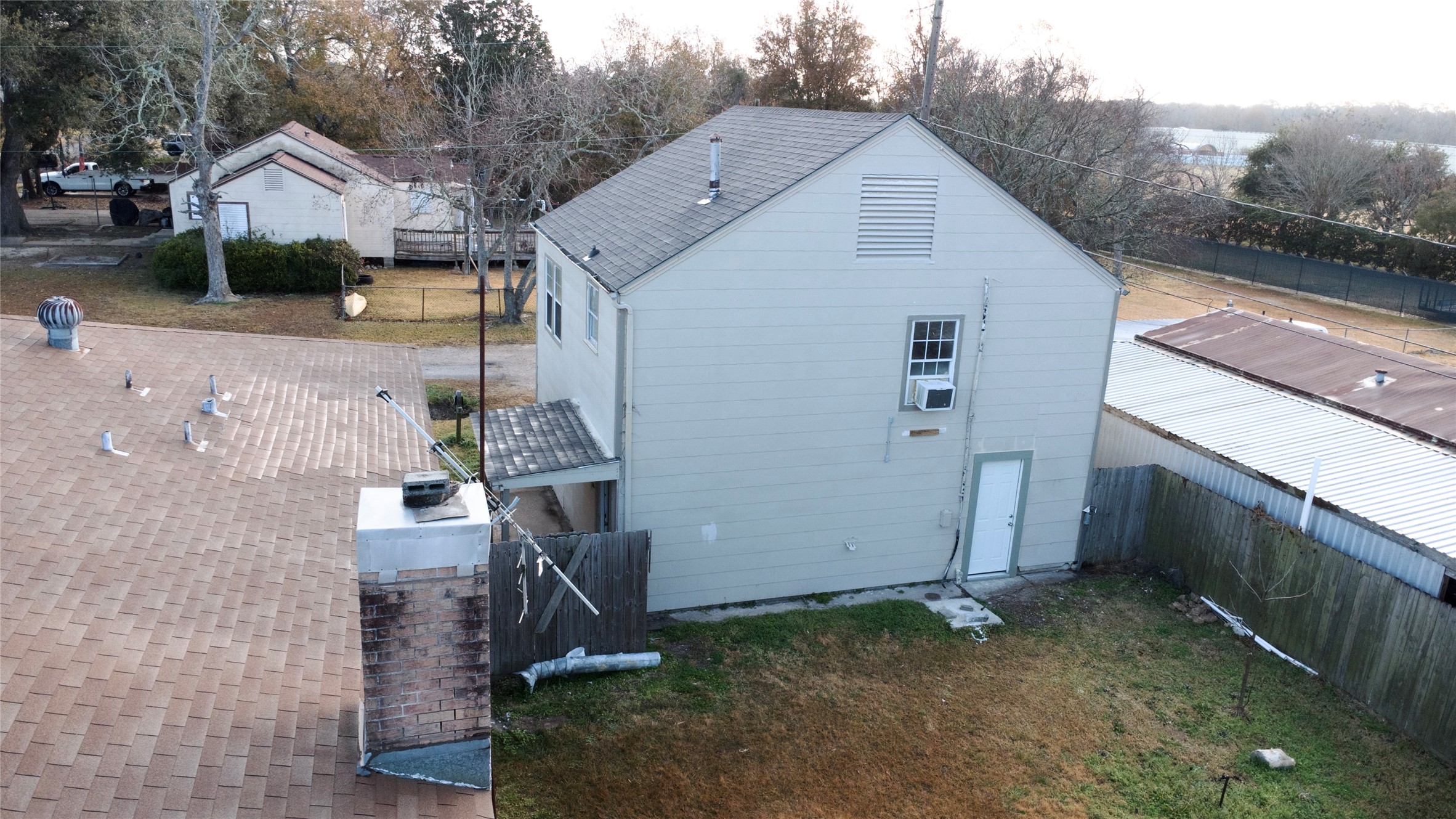 301 Travis Street Baytown, TX 77520 - Photo 9 of 37 Back of house #2