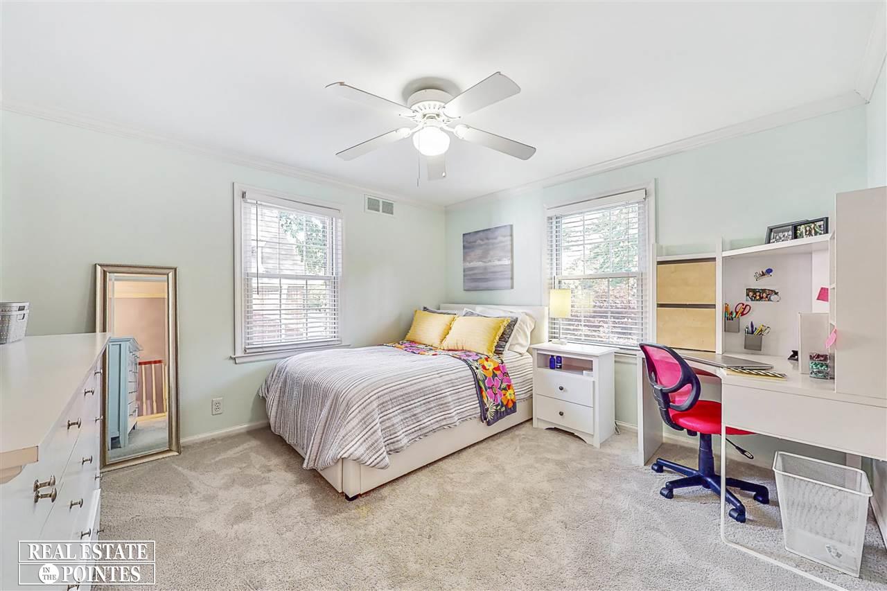 1887 Broadstone Road Grosse Pointe Woods, MI 48236 - Photo 20 of 41