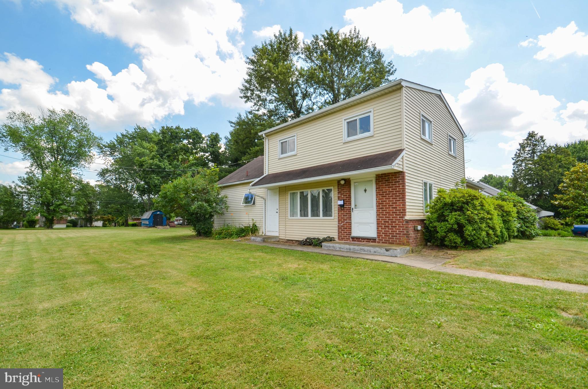 317 Crestview Road Lansdale, PA 19446 - Photo 1 of 28 Gallery Image 1