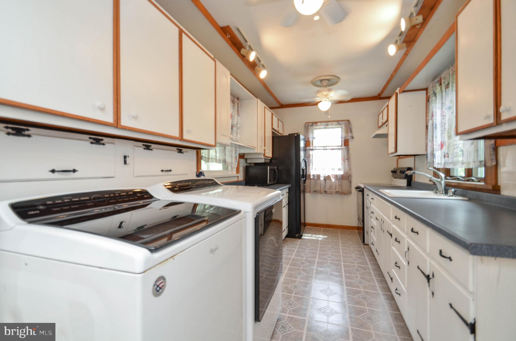 317 Crestview Road Lansdale, PA 19446 - Photo 7 of 28 Gallery Image 7