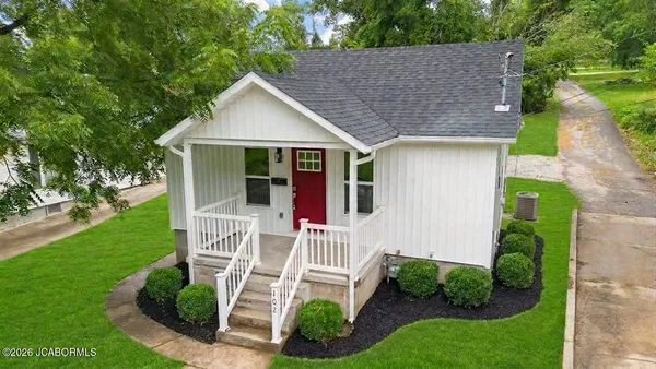 $165,000 | 102 West Franklin Street, Jefferson City, MO 65101