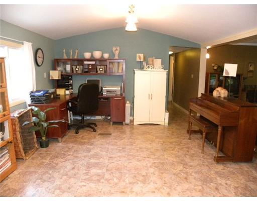 300 Sutherland Pond Road Sabattus, ME 04280 - Photo 8 of 15 Den/Family/Great Room.
