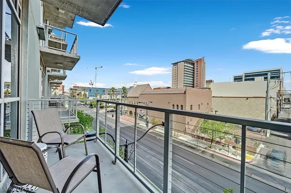 $3,000 | 353 East Bonneville Avenue, Unit 303, Las Vegas, NV 89101
