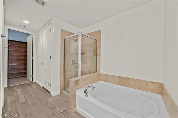 $3,000 | 353 East Bonneville Avenue, Unit 303, Las Vegas, NV 89101