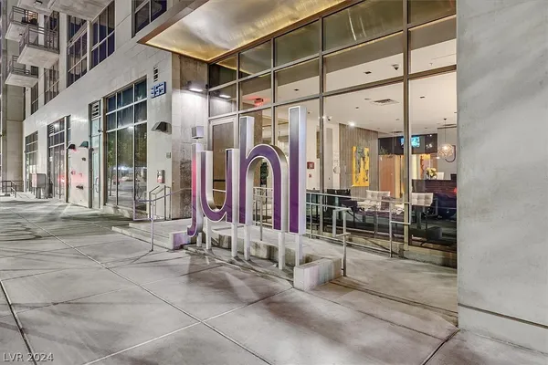 $3,000 | 353 East Bonneville Avenue, Unit 303, Las Vegas, NV 89101